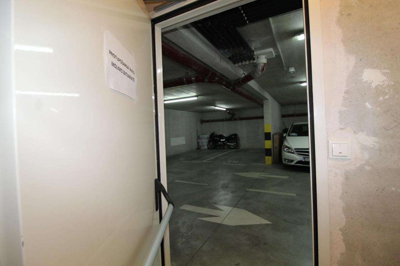 Macadamia Apartment With Garage Parking Сплит Екстериор снимка