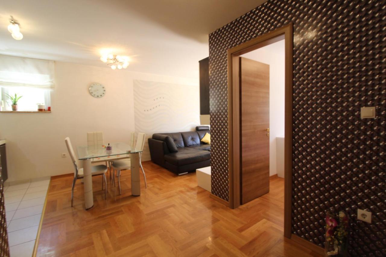 Macadamia Apartment With Garage Parking Сплит Екстериор снимка
